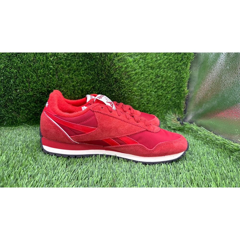 Reebok Classic AZ 100230347 Athletic Sneaker Women's 7.5 Red Suede Training Gym - Picture 9 of 14